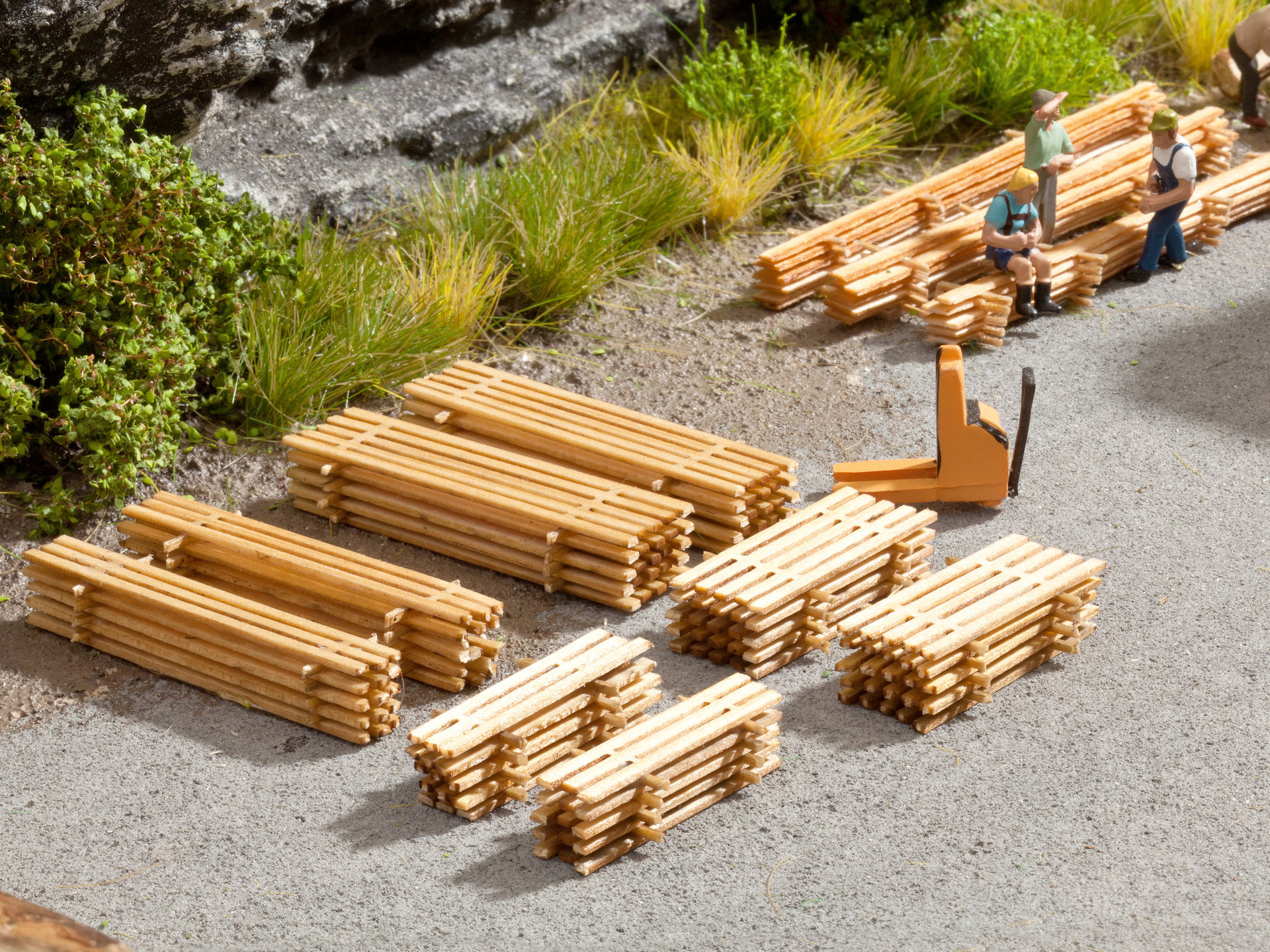 NOCH 14628 - Stack of boards