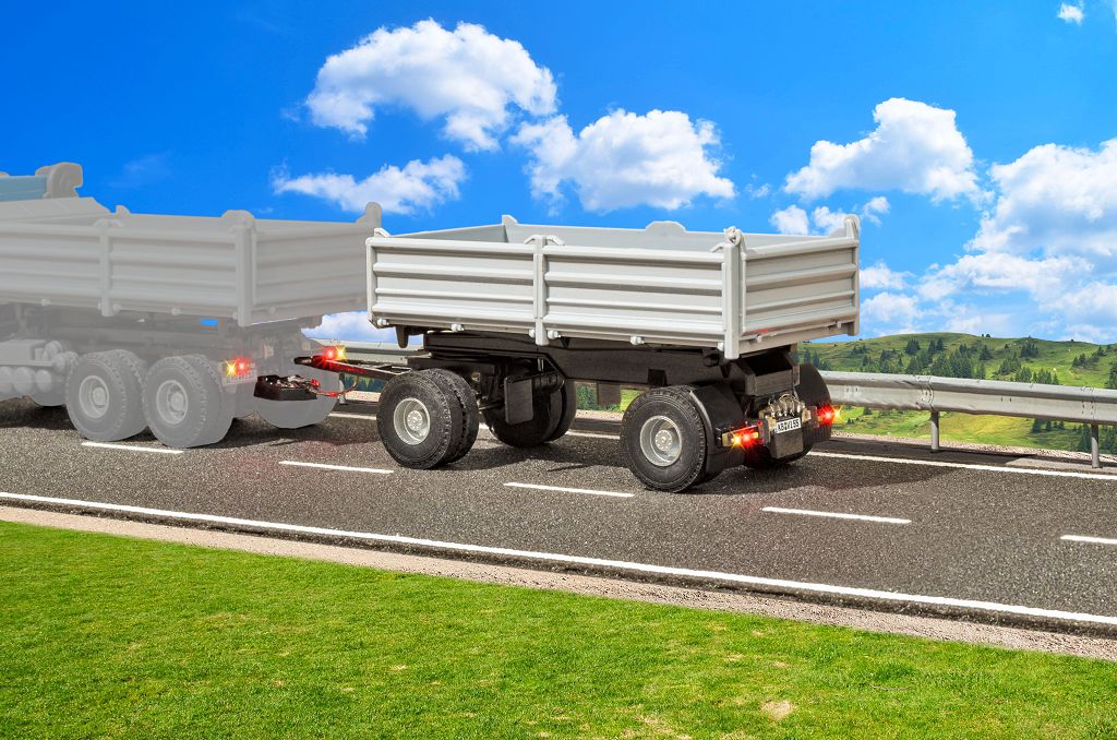 Viessmann 8210 - H0 2-axle tipper trailer, functional model