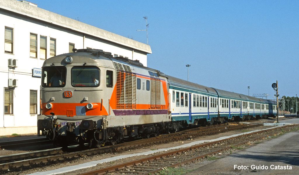 PIKO 22033 - Diesel locomotive/Sound D.445 second series Navetta FS IV + PluX22 Dec.