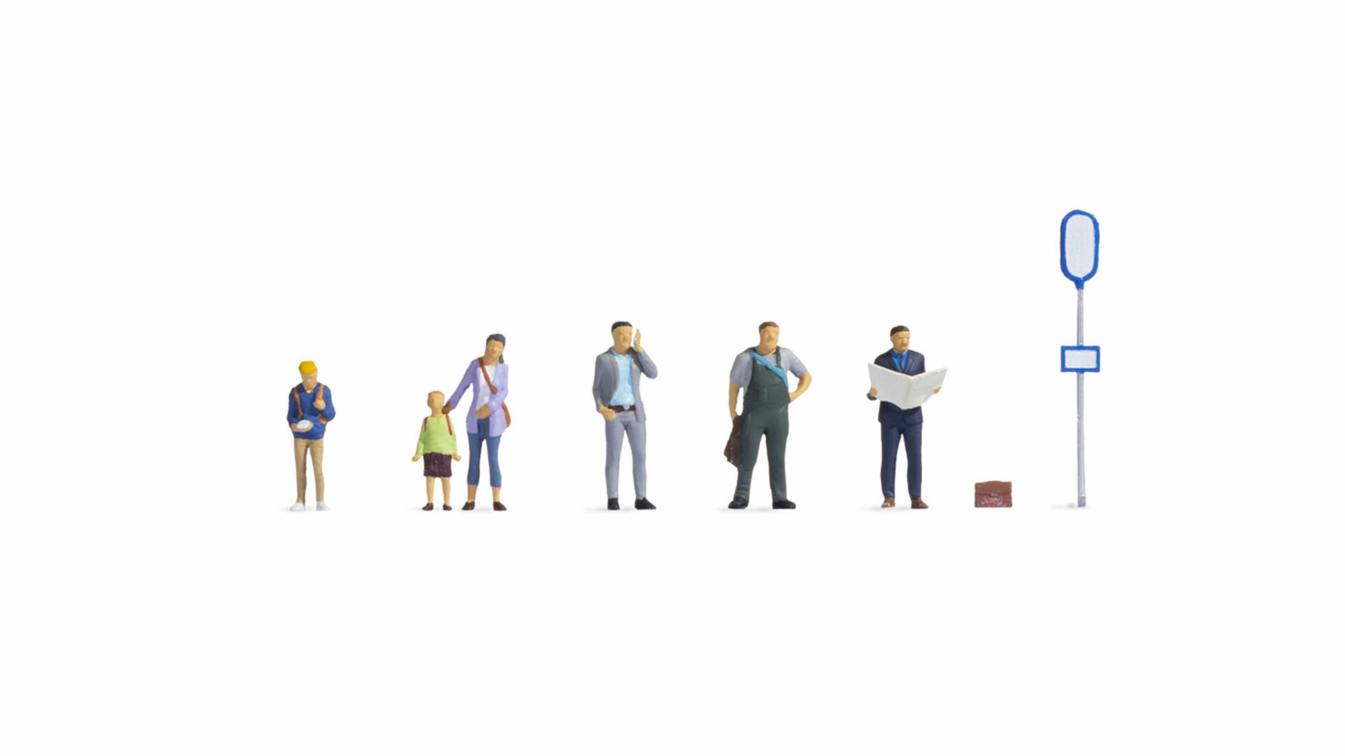 NOCH 45246 - At the bus stop