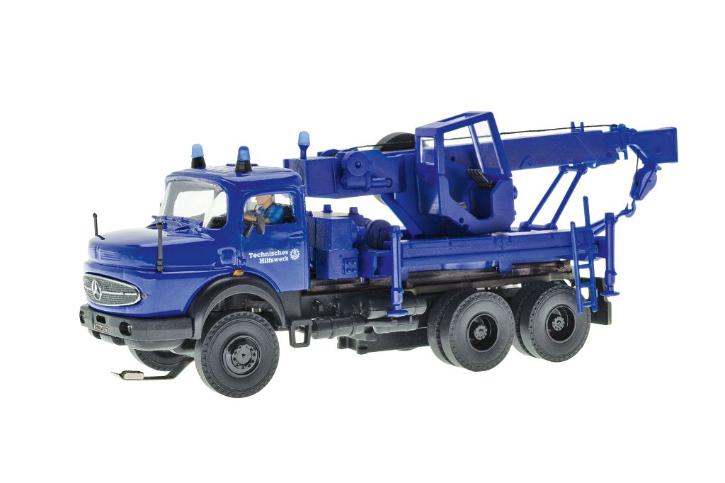 Viessmann 8072 - H0 THW MB Round-hooded 3-axle recovery crane with rotating beacons, basic, functional model