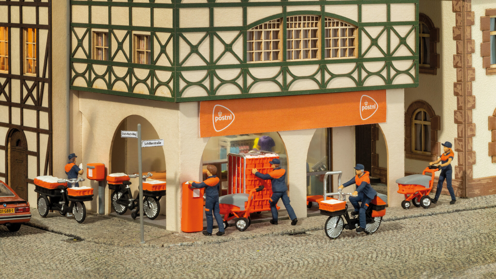 NOCH 16264 - Figurines Theme World “Post Netherlands”