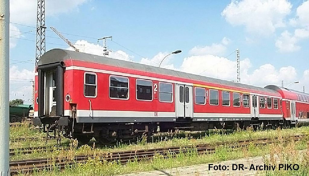 PIKO 28009 - Halberstadt center-entry train ABy 1st/2nd class DB AG V