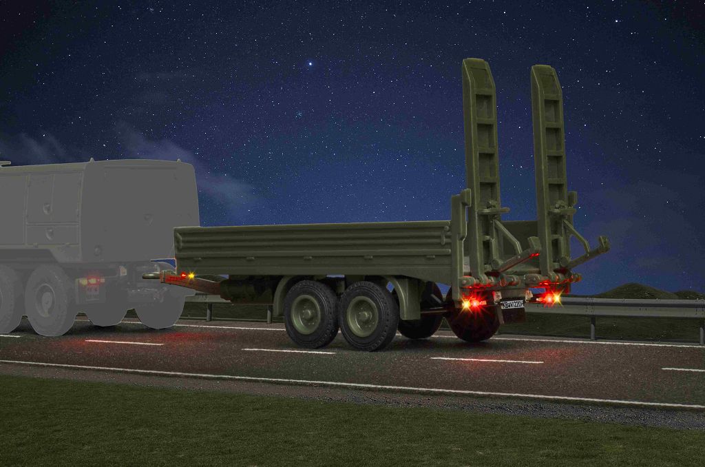 Viessmann 8220 - H0 Tandem Tieflader, Military, Functional model