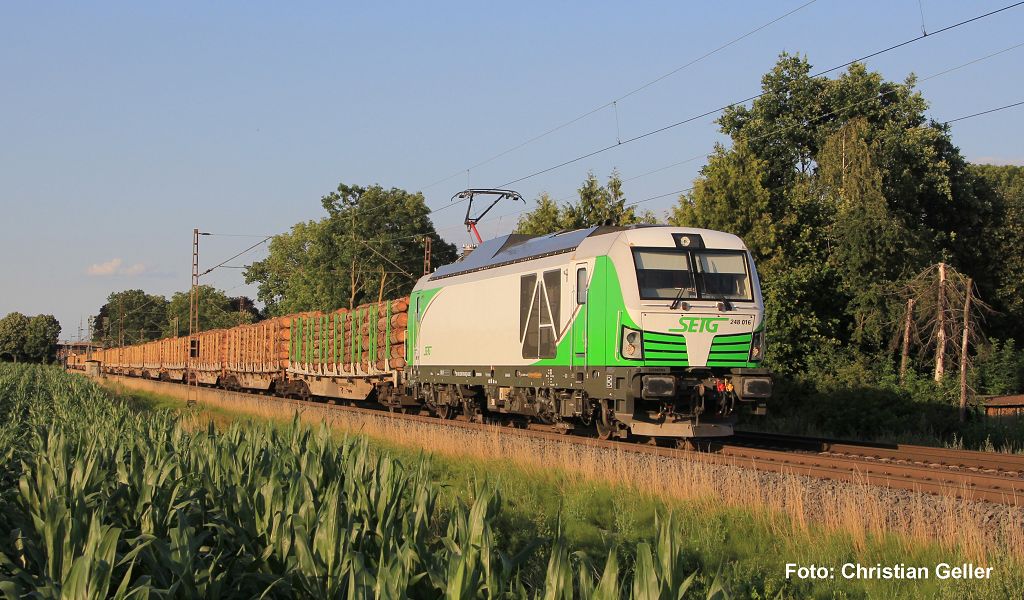 PIKO 21839 - Diesel/E-Locomotive BR 248 SETG VI + DSS PluX22