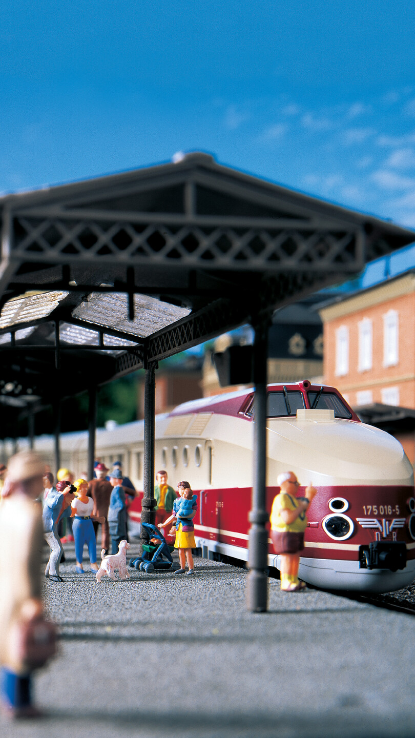 NOCH 16041 - Mega Saver Set “At the Train Station”