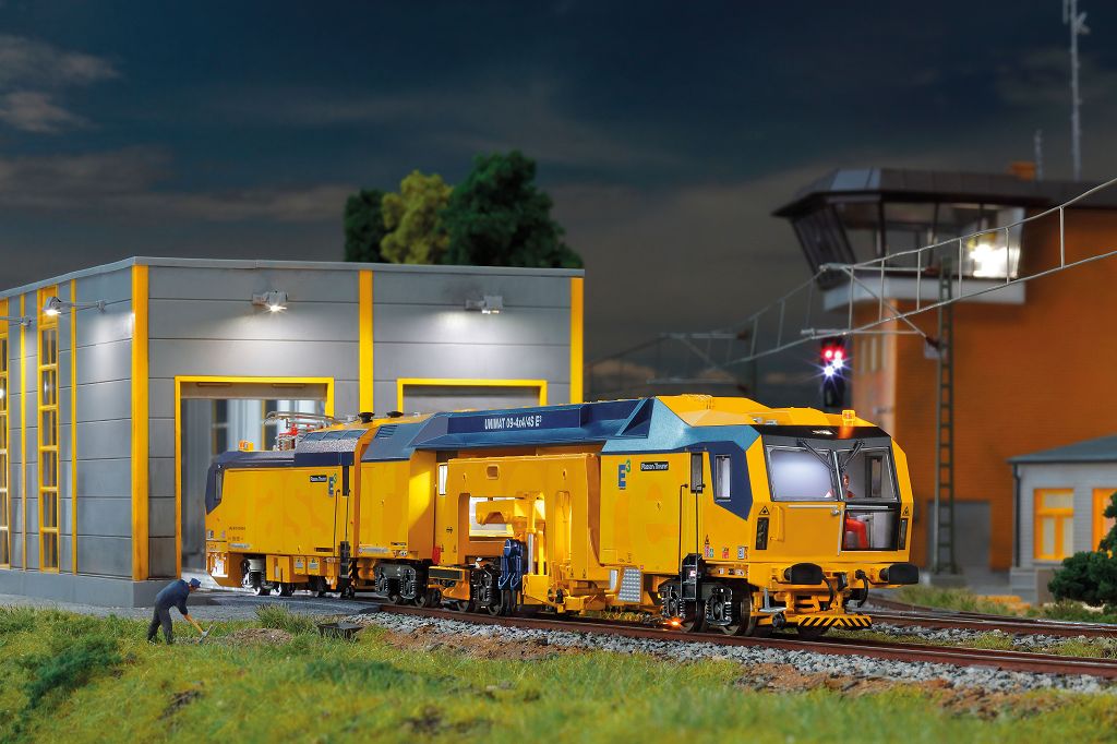 Viessmann 2670 - H0 Unimat 09-4x4/4S E³ track tamping machine, P & T, functional model for two-rail systems