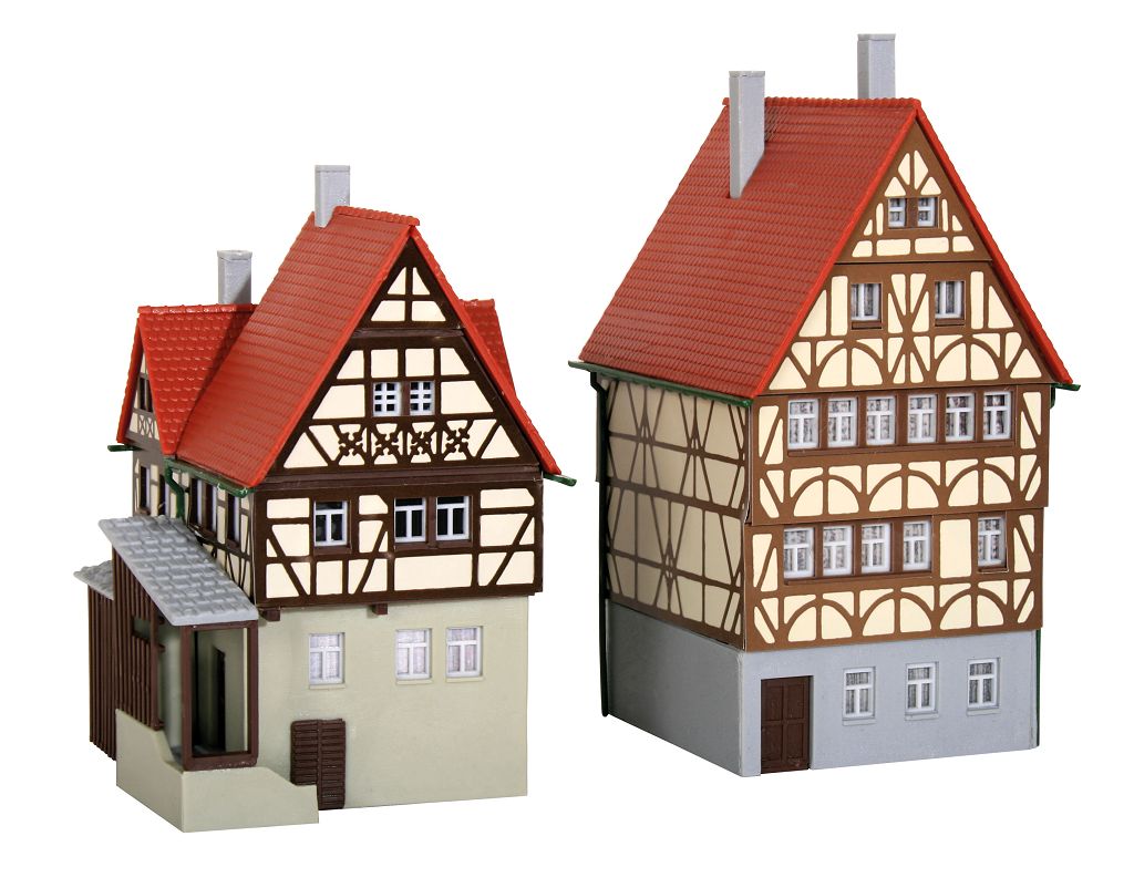 Kibri 37100 - N Half-timbered house and gatehouse