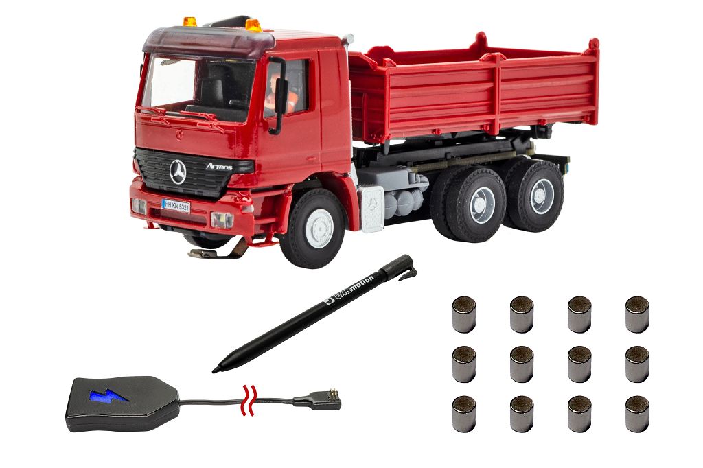 Viessmann 8001 - H0 CarMotion Basic Starter Set, MB ACTROS Dump Truck with Rotating Beacons, Red